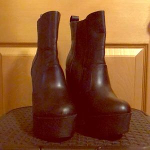 Black Gored Slip-on Platform Booties